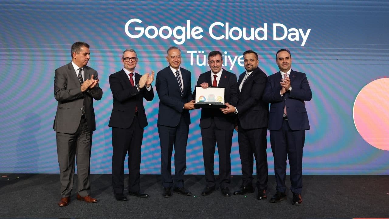 Google, Türkiye'de 2 Milyar Dolarlık Yatırımla Google Cloud Bölgesi Kuruyor